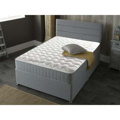 Starlight Beds™ &pipe; Castle Quilted Memory Foam Sprung Mattress - 4ft Small Double Mattress (120cm by 190cm)
